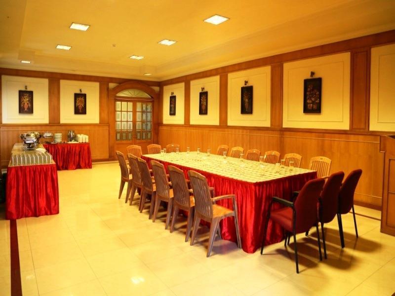 Hotel Aida Котаям Екстериор снимка