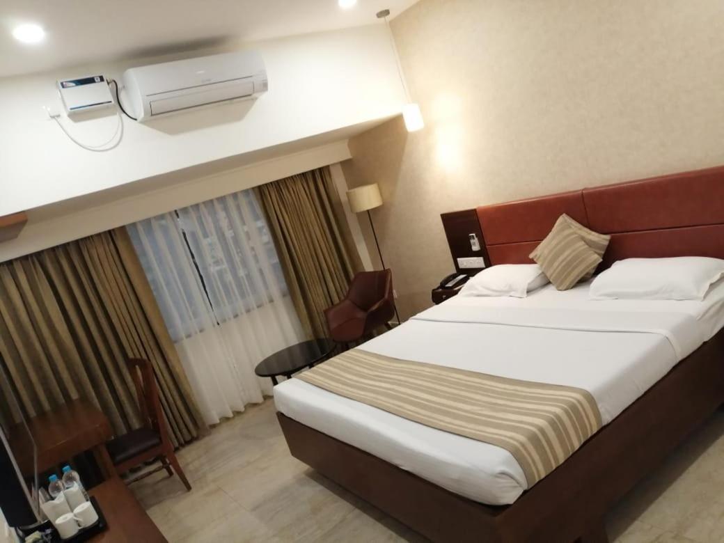 Hotel Aida Котаям Екстериор снимка