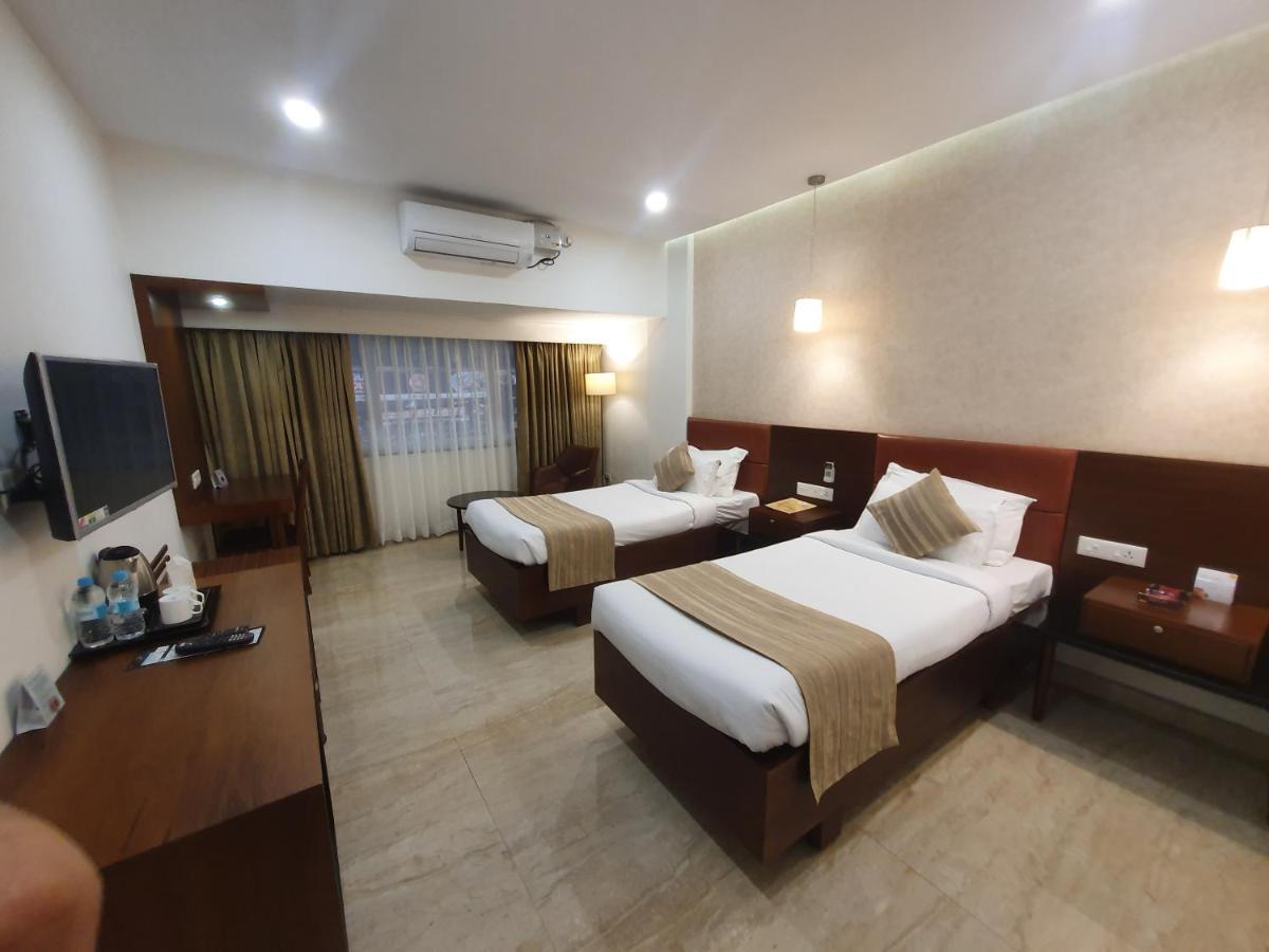 Hotel Aida Котаям Екстериор снимка